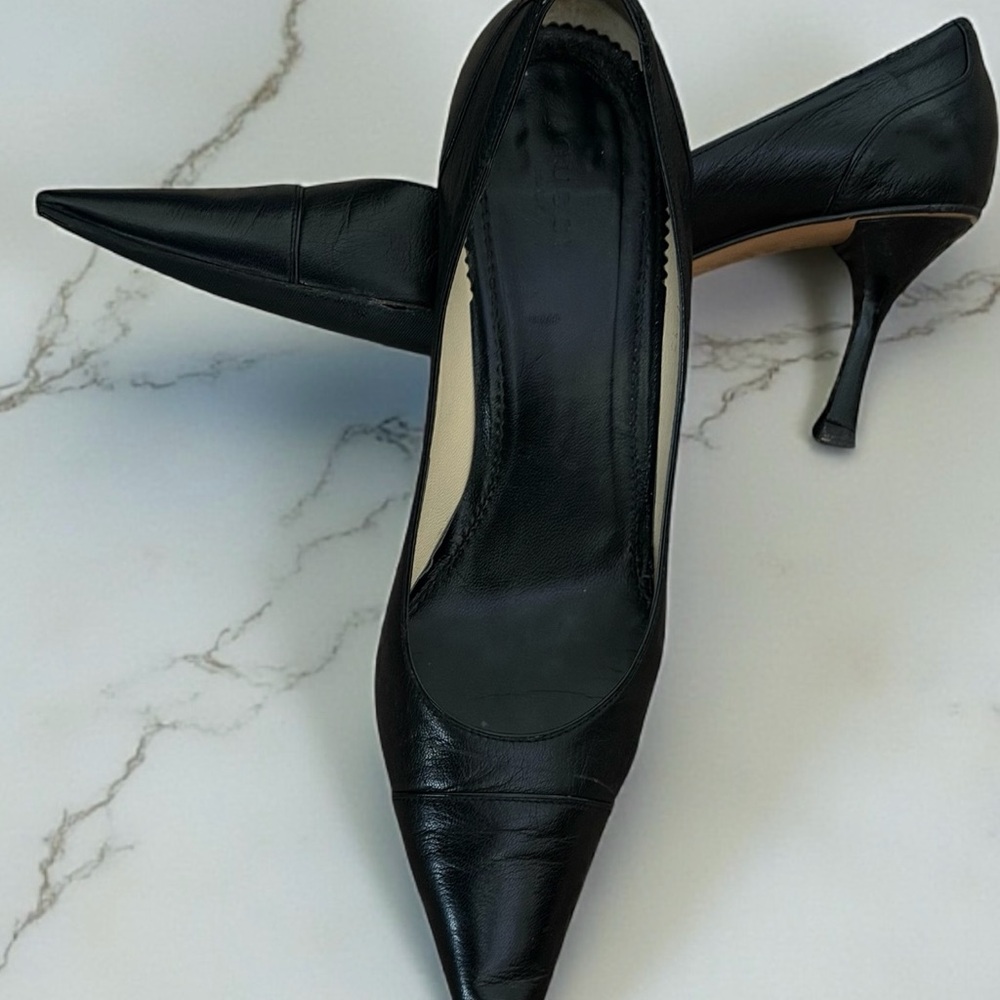 Gucci Elegant Black Leather 3 inch Heels - Picture 4 of 11